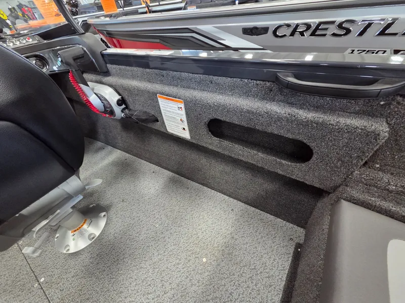 Slide: The Image of Crestliner 1650 Hawk 2026 - 22