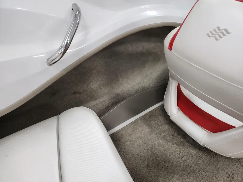 Slide: The Image of Four Winns H190 2011 - 11