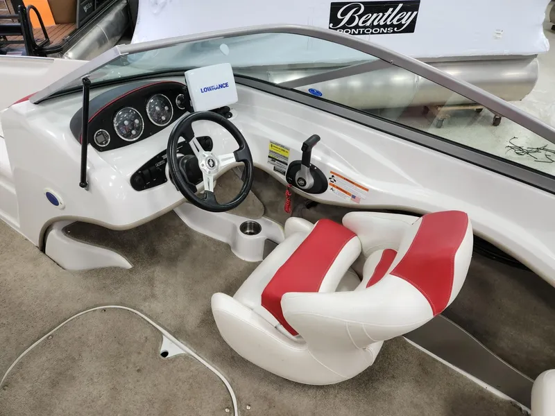 Slide: The Image of Four Winns H190 2011 - 12