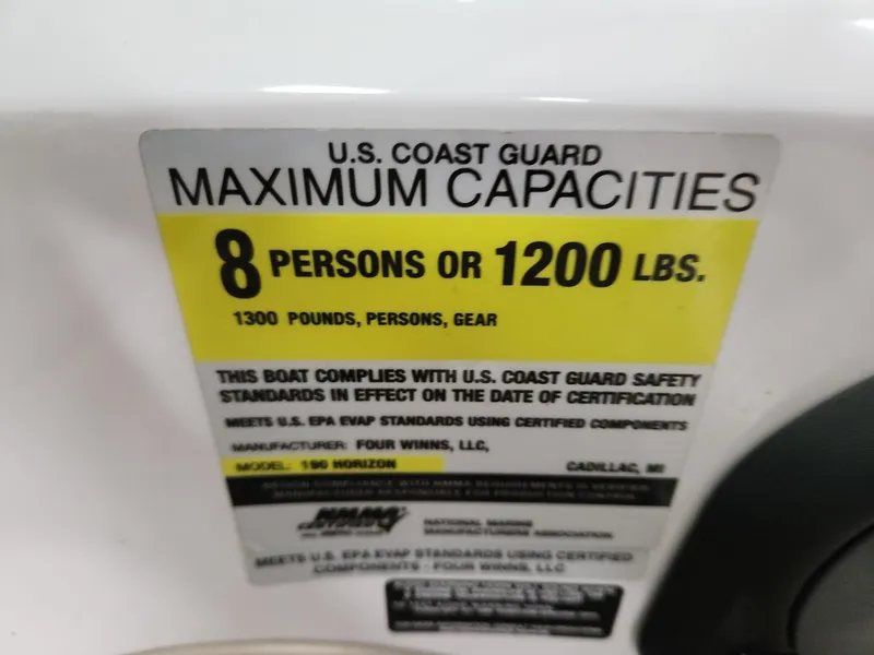 Slide: The Image of Four Winns H190 2011 - 18