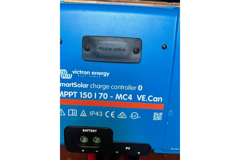 Slide: The Image of Dometic control panel on 2007 Beneteau 393 yacht, displaying temperature setting at 72 degrees. - 15