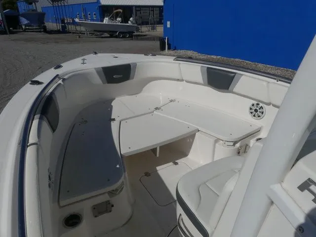 Slide: The Image of Robalo R230 Center Console 2022 - 13