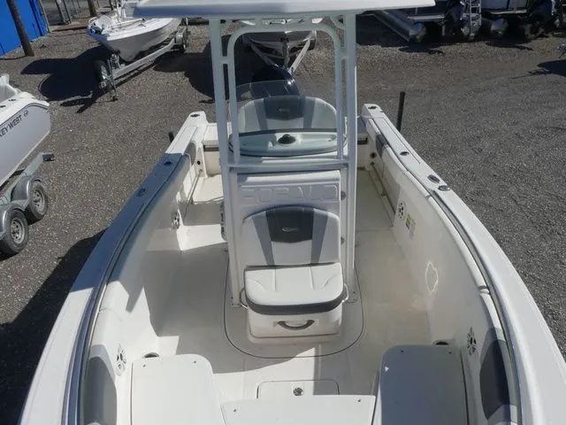 Slide: The Image of Robalo R230 Center Console 2022 - 14