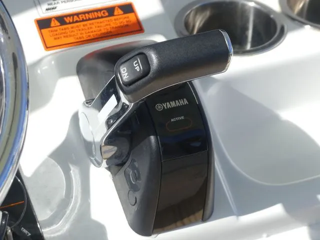 Slide: The Image of Sea Hunt Ultra 235 SE 2018 - 12