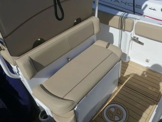 Slide: The Image of Sea Hunt Ultra 235 SE 2018 - 20