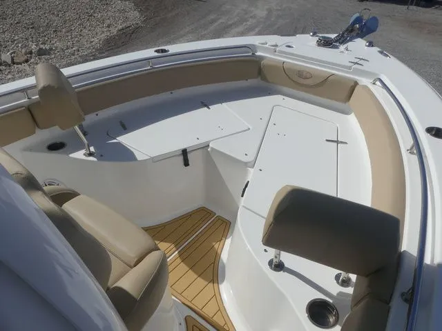 Slide: The Image of Sea Hunt Ultra 235 SE 2018 - 21