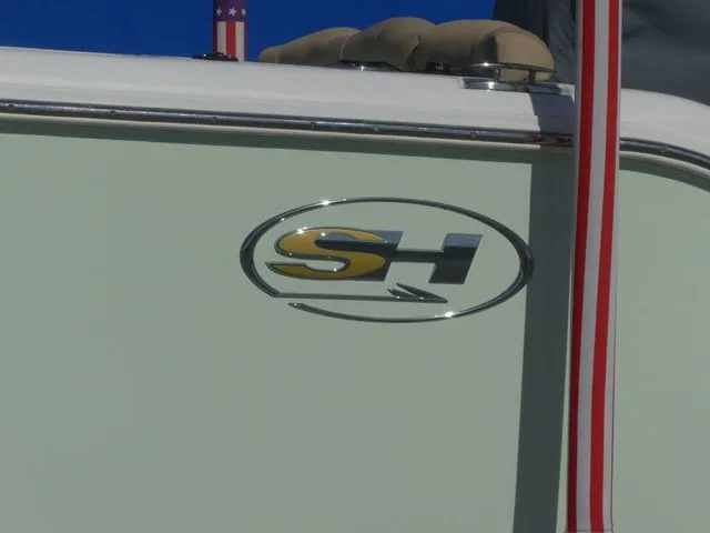 Slide: The Image of Sea Hunt Ultra 235 SE 2018 - 8