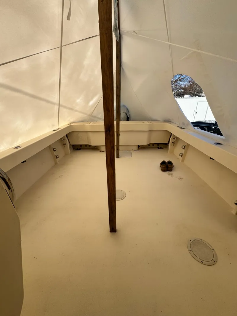 Slide: The Image of Interior view of a 2002 Parker 2520 XL Sport Cabin. - 10