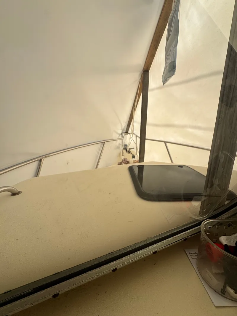 Slide: The Image of Interior view of Parker 2520 XL Sport Cabin, year 2002. - 11