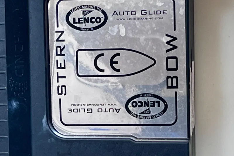 Slide: The Image of Control panel of Lenco Auto Glide system on 2024 Sea Ray SLX 280 Outboard. - 39