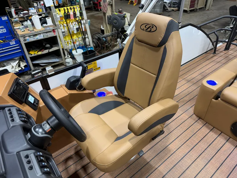 Slide: The Image of Bentley Pontoons Legacy 220 Swingback & Honda 4-Stroke EFI 2026 - 11