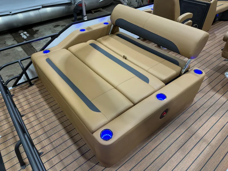 Slide: The Image of Bentley Pontoons Legacy 220 Swingback & Honda 4-Stroke EFI 2026 - 18