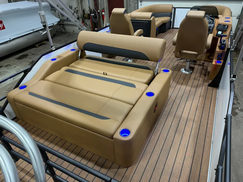 Slide: The Image of Bentley Pontoons Legacy 220 Swingback & Honda 4-Stroke EFI 2026 - 22