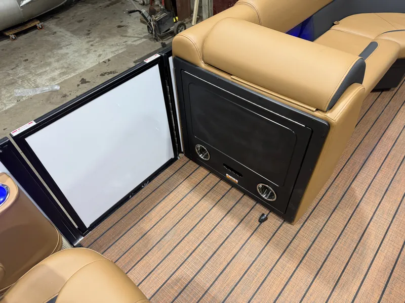 Slide: The Image of Bentley Pontoons Legacy 220 Swingback & Honda 4-Stroke EFI 2026 - 26