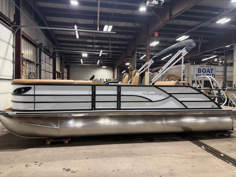 Slide: The Image of Bentley Pontoons Legacy 220 Swingback & Honda 4-Stroke EFI 2026 - 38