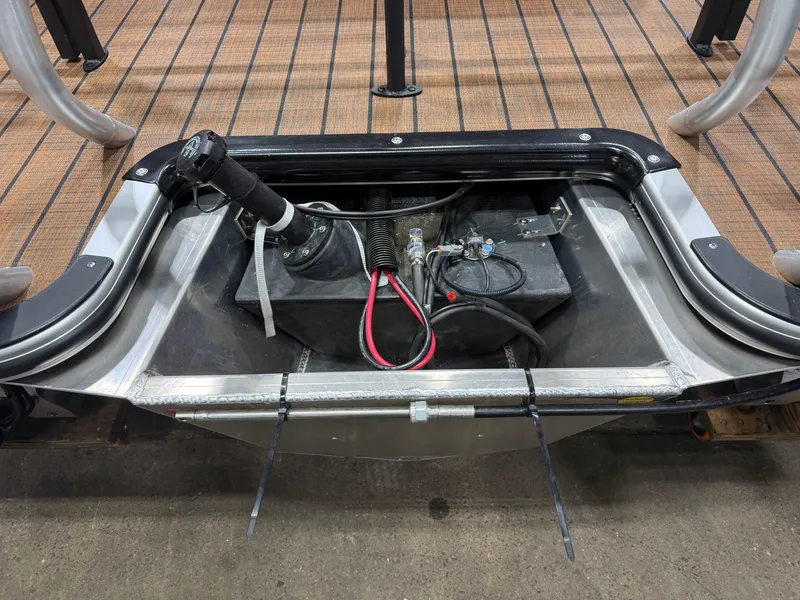 Slide: The Image of Bentley Pontoons Legacy 220 Swingback & Honda 4-Stroke EFI 2026 - 41