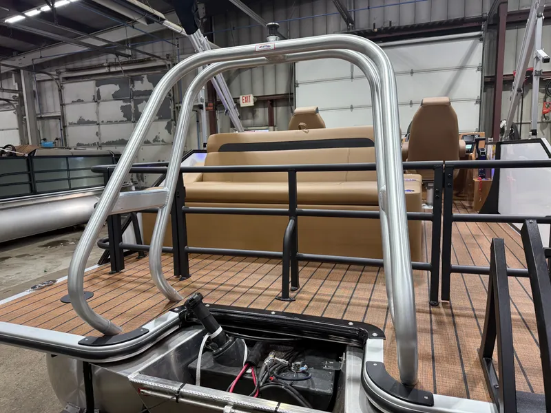 Slide: The Image of Bentley Pontoons Legacy 220 Swingback & Honda 4-Stroke EFI 2026 - 43