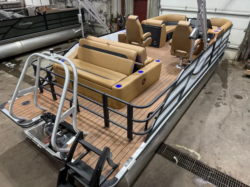 Slide: The Image of Bentley Pontoons Legacy 220 Swingback & Honda 4-Stroke EFI 2026 - 44