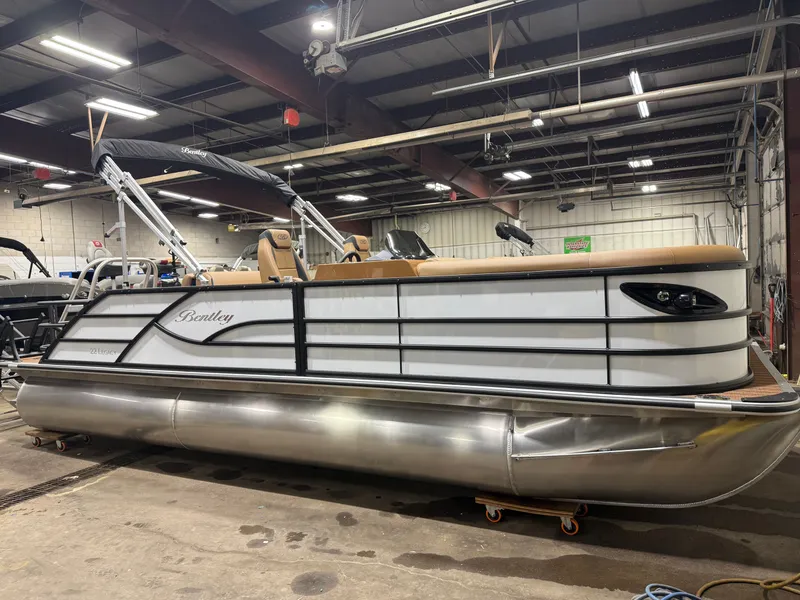 Slide: The Image of Bentley Pontoons Legacy 220 Swingback & Honda 4-Stroke EFI 2026 - 45