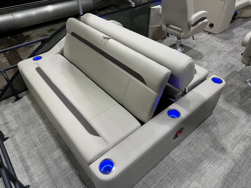 Slide: The Image of Bentley Pontoons Legacy 220 Swingback & Honda 4-Stroke EFI 2026 - 17
