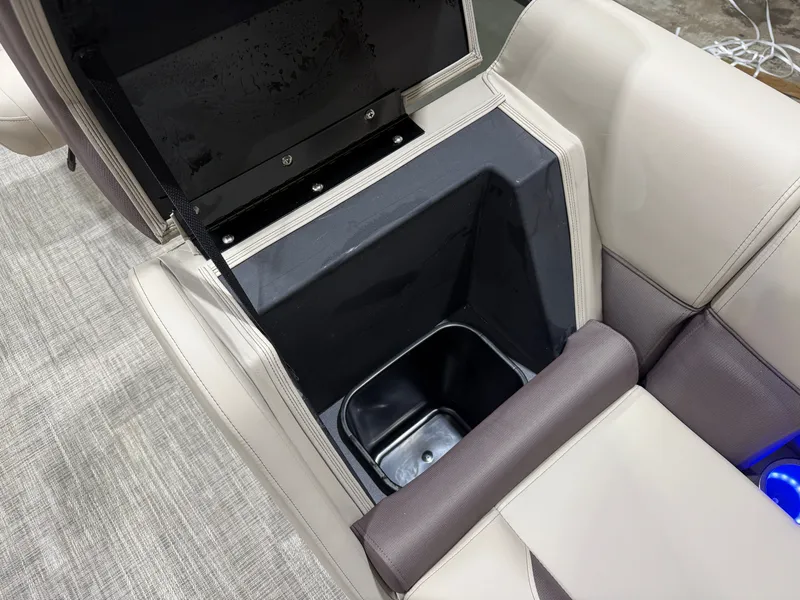 Slide: The Image of Bentley Pontoons Legacy 220 Swingback & Honda 4-Stroke EFI 2026 - 30