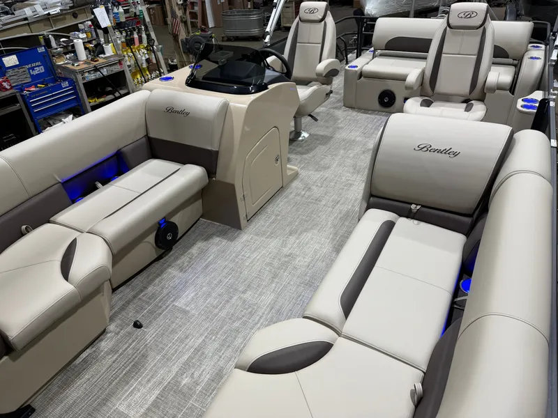 Slide: The Image of Bentley Pontoons Legacy 220 Swingback & Honda 4-Stroke EFI 2026 - 32