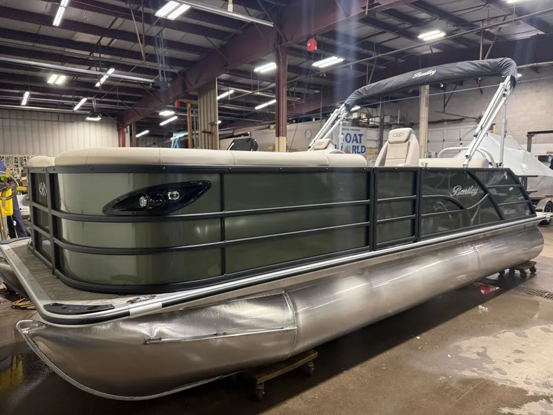 Slide: The Image of Bentley Pontoons Legacy 220 Swingback & Honda 4-Stroke EFI 2026 - 38