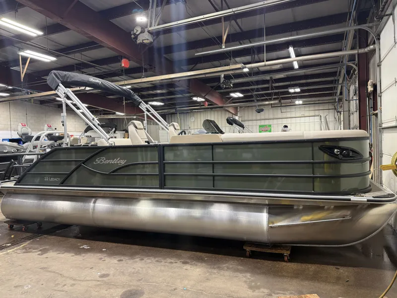 Slide: The Image of Bentley Pontoons Legacy 220 Swingback & Honda 4-Stroke EFI 2026 - 47