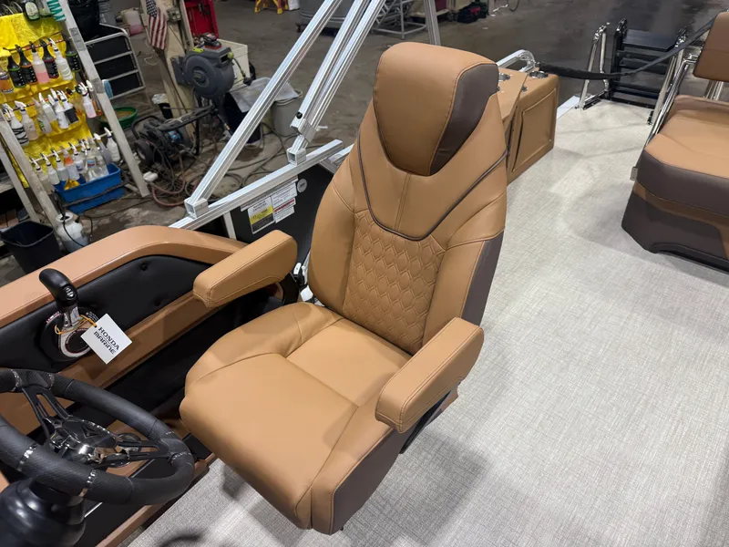 Slide: The Image of Tahoe LTZ 2385 Cruise Rear Bench (CRB) & Honda 4-Stroke EFI 2026 - 10