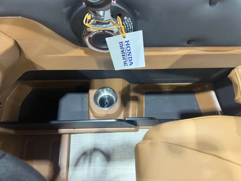 Slide: The Image of Tahoe LTZ 2385 Cruise Rear Bench (CRB) & Honda 4-Stroke EFI 2026 - 15