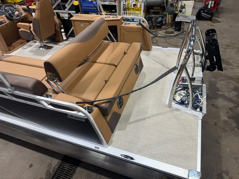 Slide: The Image of Tahoe LTZ 2385 Cruise Rear Bench (CRB) & Honda 4-Stroke EFI 2026 - 4