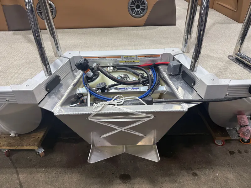 Slide: The Image of Tahoe LTZ 2385 Cruise Rear Bench (CRB) & Honda 4-Stroke EFI 2026 - 40