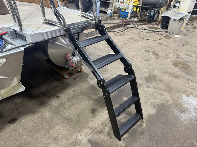 Slide: The Image of Tahoe LTZ 2385 Cruise Rear Bench (CRB) & Honda 4-Stroke EFI 2026 - 42