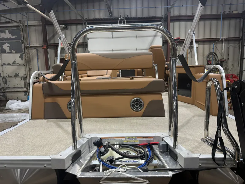 Slide: The Image of Tahoe LTZ 2385 Cruise Rear Bench (CRB) & Honda 4-Stroke EFI 2026 - 43