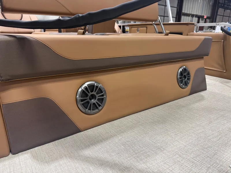 Slide: The Image of Tahoe LTZ 2385 Cruise Rear Bench (CRB) & Honda 4-Stroke EFI 2026 - 44