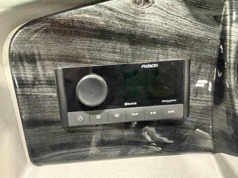 Slide: The Image of Tahoe LTZ 2185 Cruise Rear Bench (CRB) & Honda 4-Stroke EFI 2026 - 12