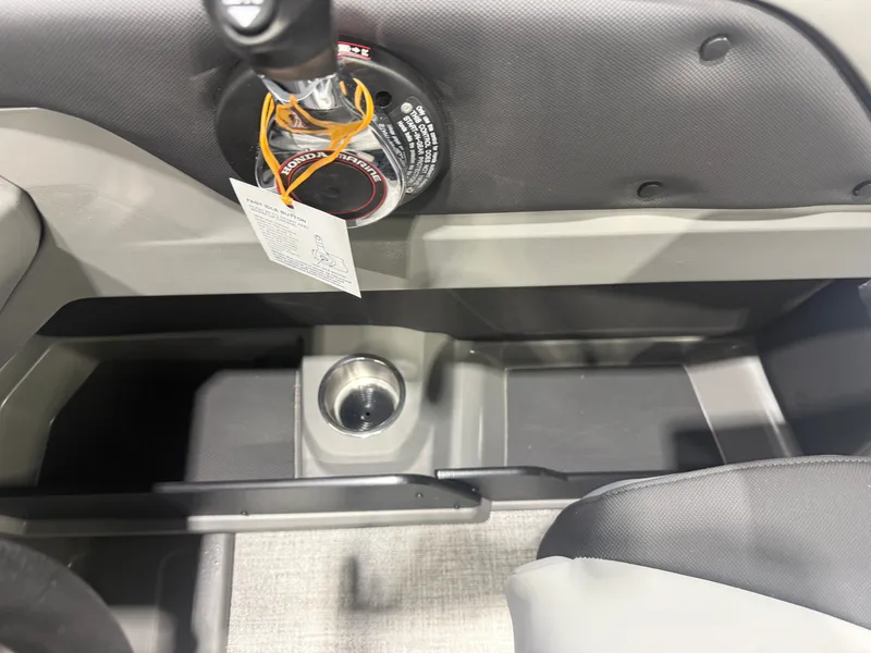 Slide: The Image of Tahoe LTZ 2185 Cruise Rear Bench (CRB) & Honda 4-Stroke EFI 2026 - 15