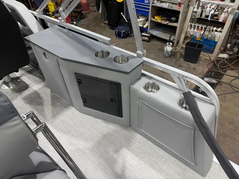 Slide: The Image of Tahoe LTZ 2185 Cruise Rear Bench (CRB) & Honda 4-Stroke EFI 2026 - 21