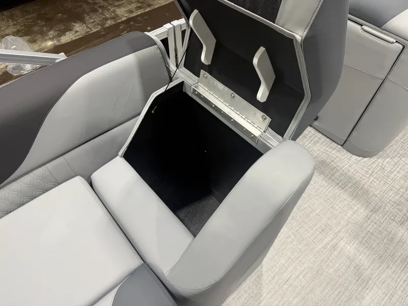 Slide: The Image of Tahoe LTZ 2185 Cruise Rear Bench (CRB) & Honda 4-Stroke EFI 2026 - 24