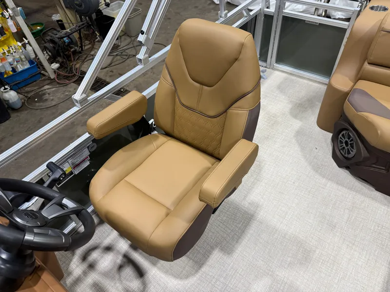 Slide: The Image of Tahoe Sport 1985 Cruise Rear Bench (CRB) & Honda 4-Stroke EFI 2026 - 10