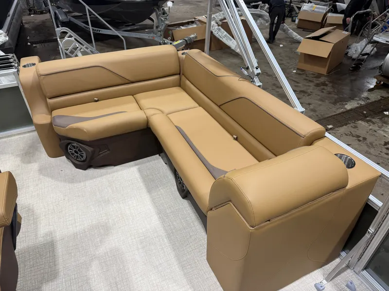 Slide: The Image of Tahoe Sport 1985 Cruise Rear Bench (CRB) & Honda 4-Stroke EFI 2026 - 17