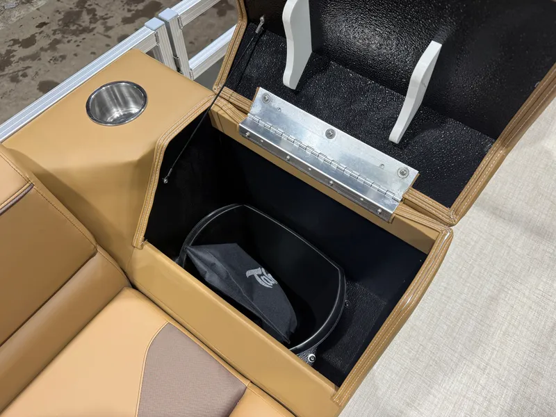 Slide: The Image of Tahoe Sport 1985 Cruise Rear Bench (CRB) & Honda 4-Stroke EFI 2026 - 23