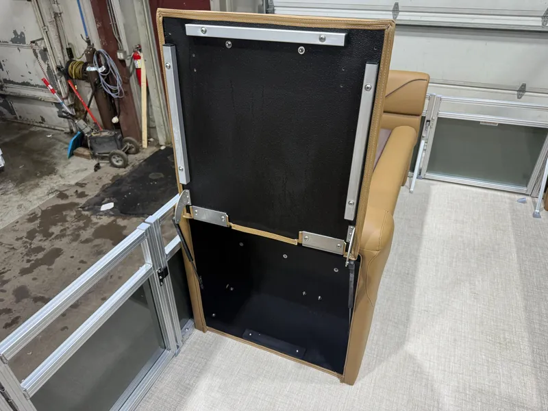 Slide: The Image of Tahoe Sport 1985 Cruise Rear Bench (CRB) & Honda 4-Stroke EFI 2026 - 25