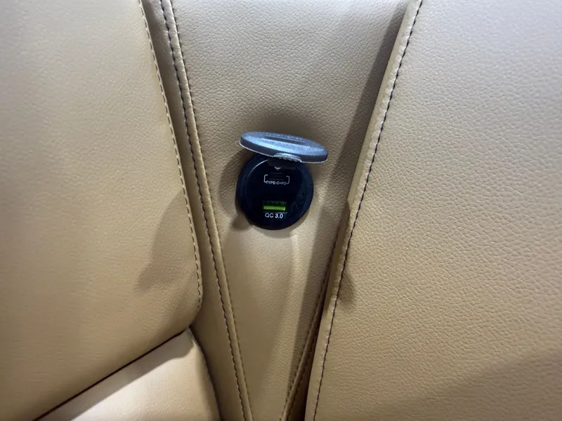 Slide: The Image of Tahoe Sport 1985 Cruise Rear Bench (CRB) & Honda 4-Stroke EFI 2026 - 27