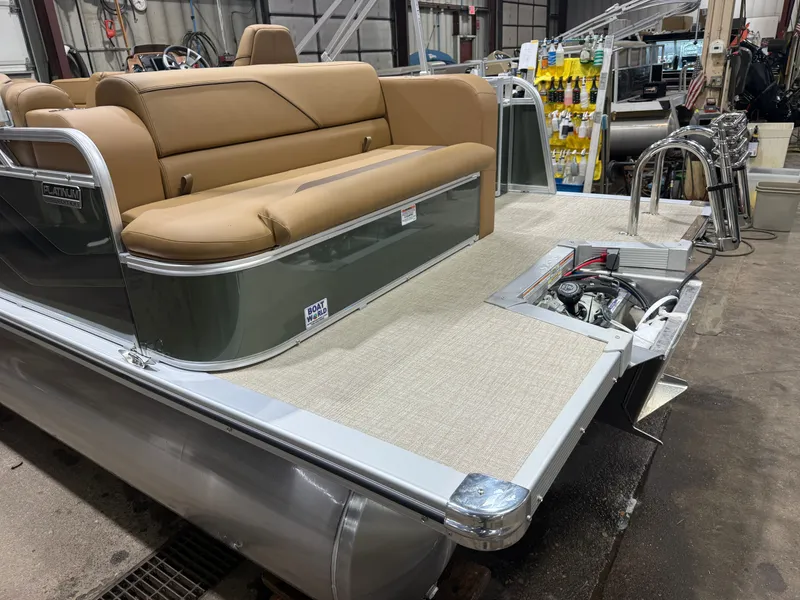 Slide: The Image of Tahoe Sport 1985 Cruise Rear Bench (CRB) & Honda 4-Stroke EFI 2026 - 47