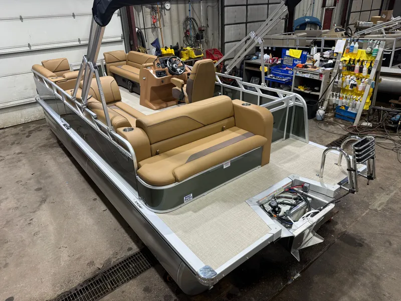 Slide: The Image of Tahoe Sport 1985 Cruise Rear Bench (CRB) & Honda 4-Stroke EFI 2026 - 48