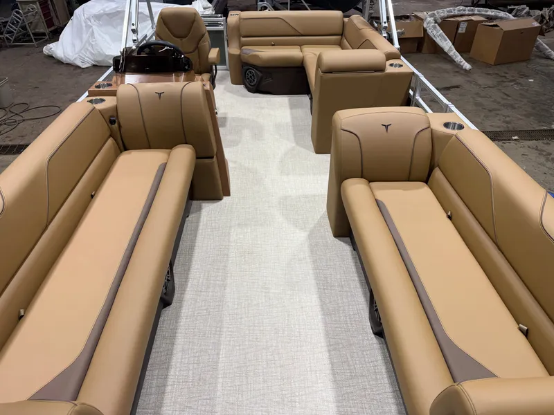 Slide: The Image of Tahoe Sport 1985 Cruise Rear Bench (CRB) & Honda 4-Stroke EFI 2026 - 6