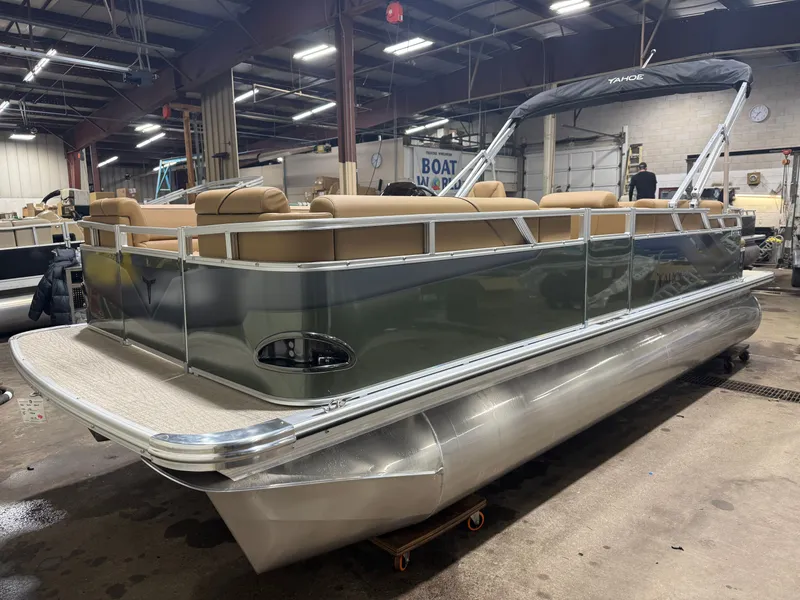 Slide: The Image of Tahoe Sport CRB 2180 Cruise Rear Bench & 4-Stroke 2026 - 34