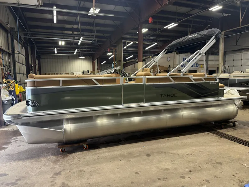 Slide: The Image of Tahoe Sport CRB 2180 Cruise Rear Bench & 4-Stroke 2026 - 36