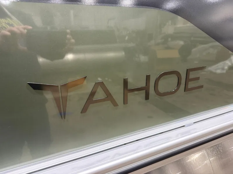 Slide: The Image of Tahoe Sport CRB 2180 Cruise Rear Bench & 4-Stroke 2026 - 39